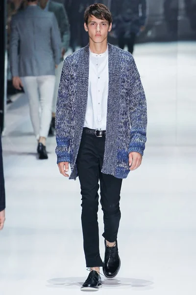 Look 28